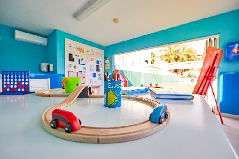 Holiday Center 2