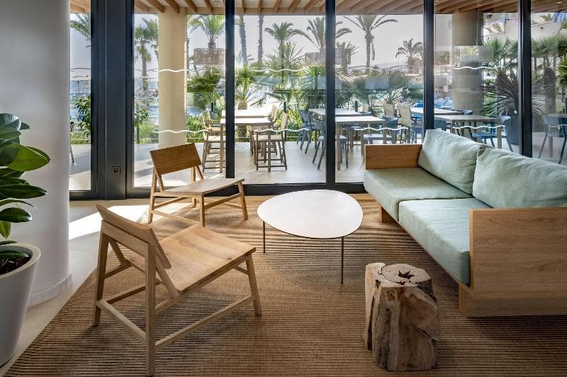Caprici Beach Hotel & Spa