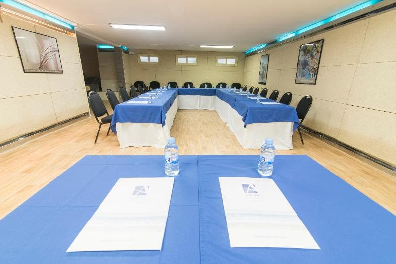 AzuLine Hotel Bergantin 4