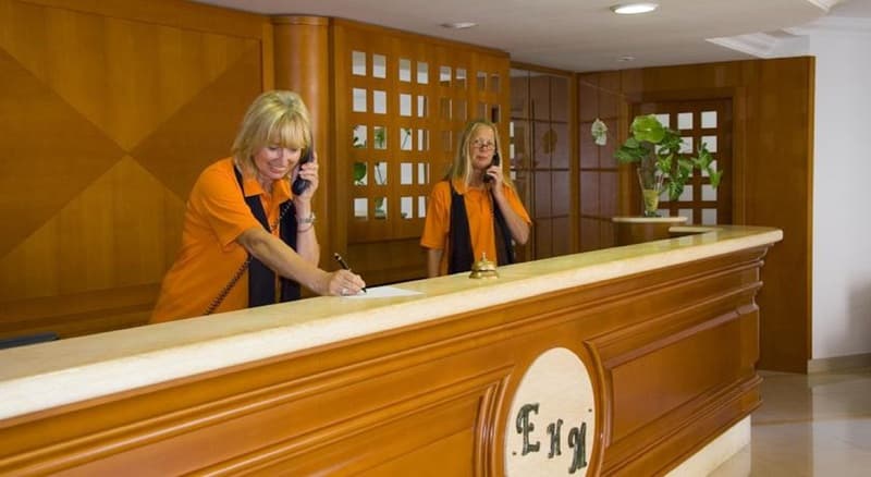 Aparthotel Esquinzo Y Monte del Mar 5
