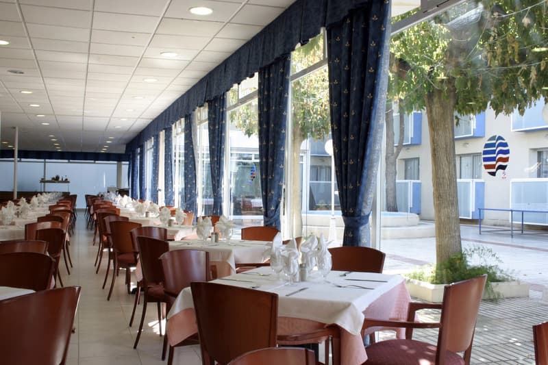 Villamarina Club (Hotel)