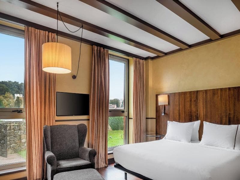 AC Hotel Palacio del Carmen Autograph Collection 3