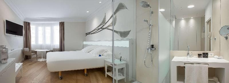 Melia Plaza 3