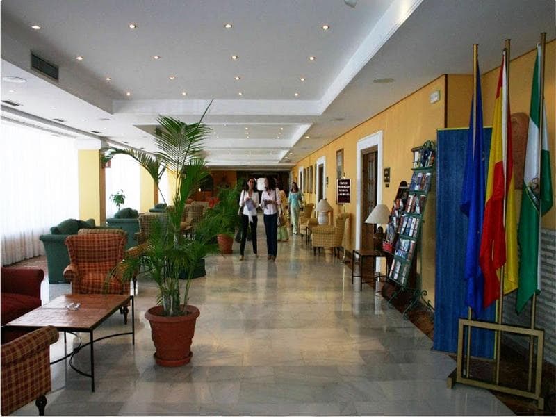 Hotel & Apartamentos Bahía Sur 3