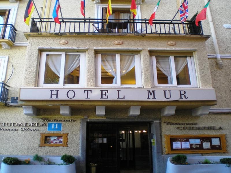 Mur 4
