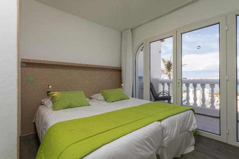 Apartamentos y Villas Galera Beach 4