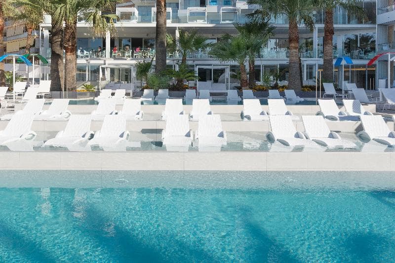 Reverence Mare Hotel 4