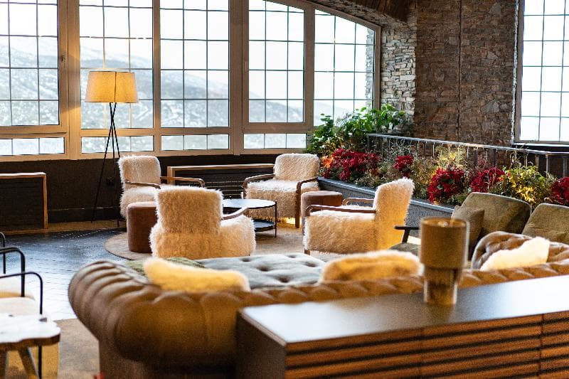 The Mountains Hotel 5