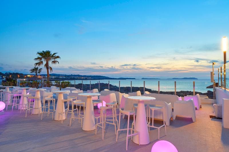 Aparthotel Nereida 4