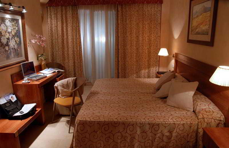 Mediterraneo Sitges Hotel & Apartments  4