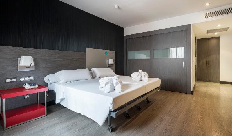 Ilunion Suites Madrid  2
