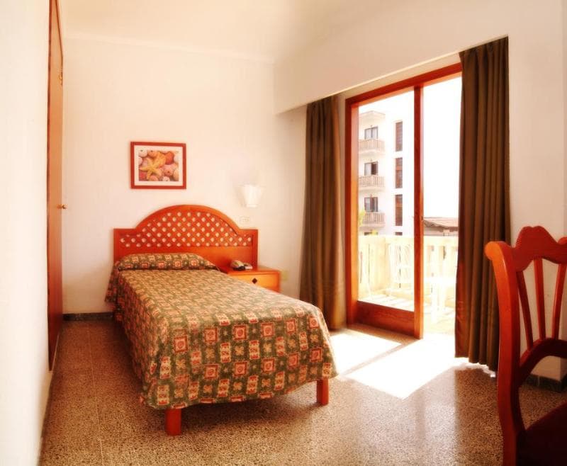 Pinos Playa Hotel 3