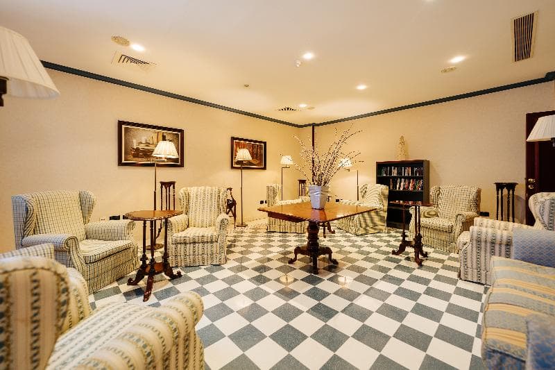 Hotel Reveron Plaza 5