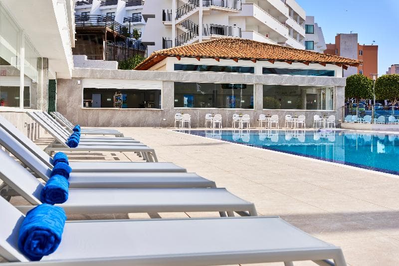Globales Torrenova Adults Only +16 5