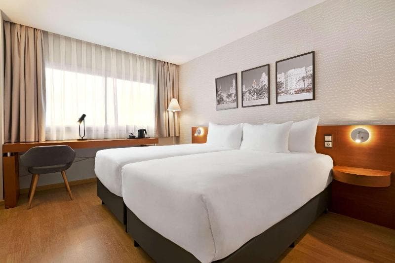 Ramada by Wyndham Valencia Almussafes 3