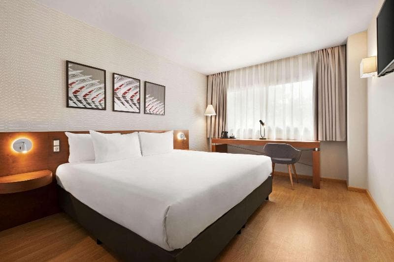 Ramada by Wyndham Valencia Almussafes 4