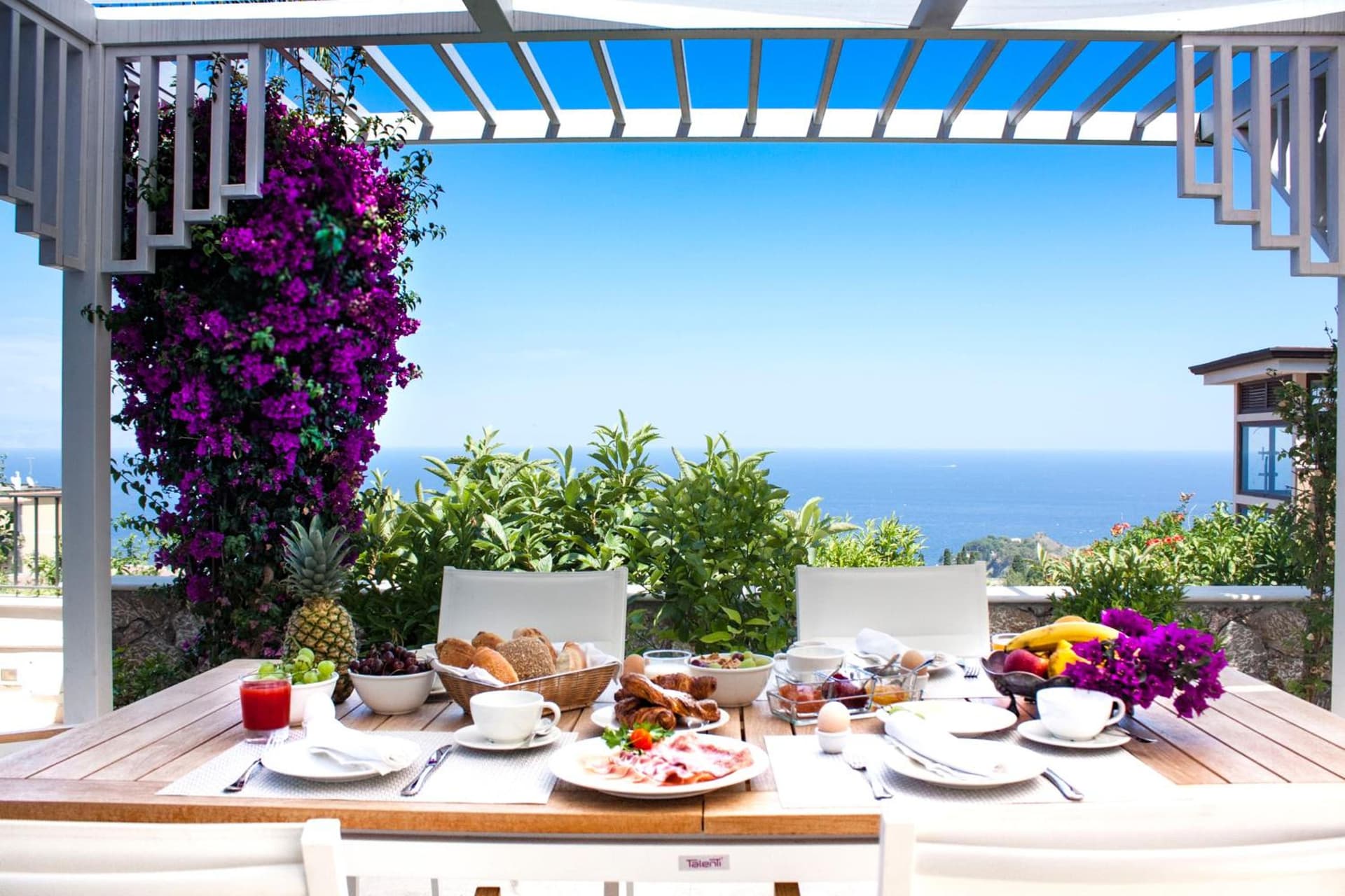 MEDITERRANEAN SEASONS, VILLA MEDITERRANEA Taormina, Private Pool & Sea View