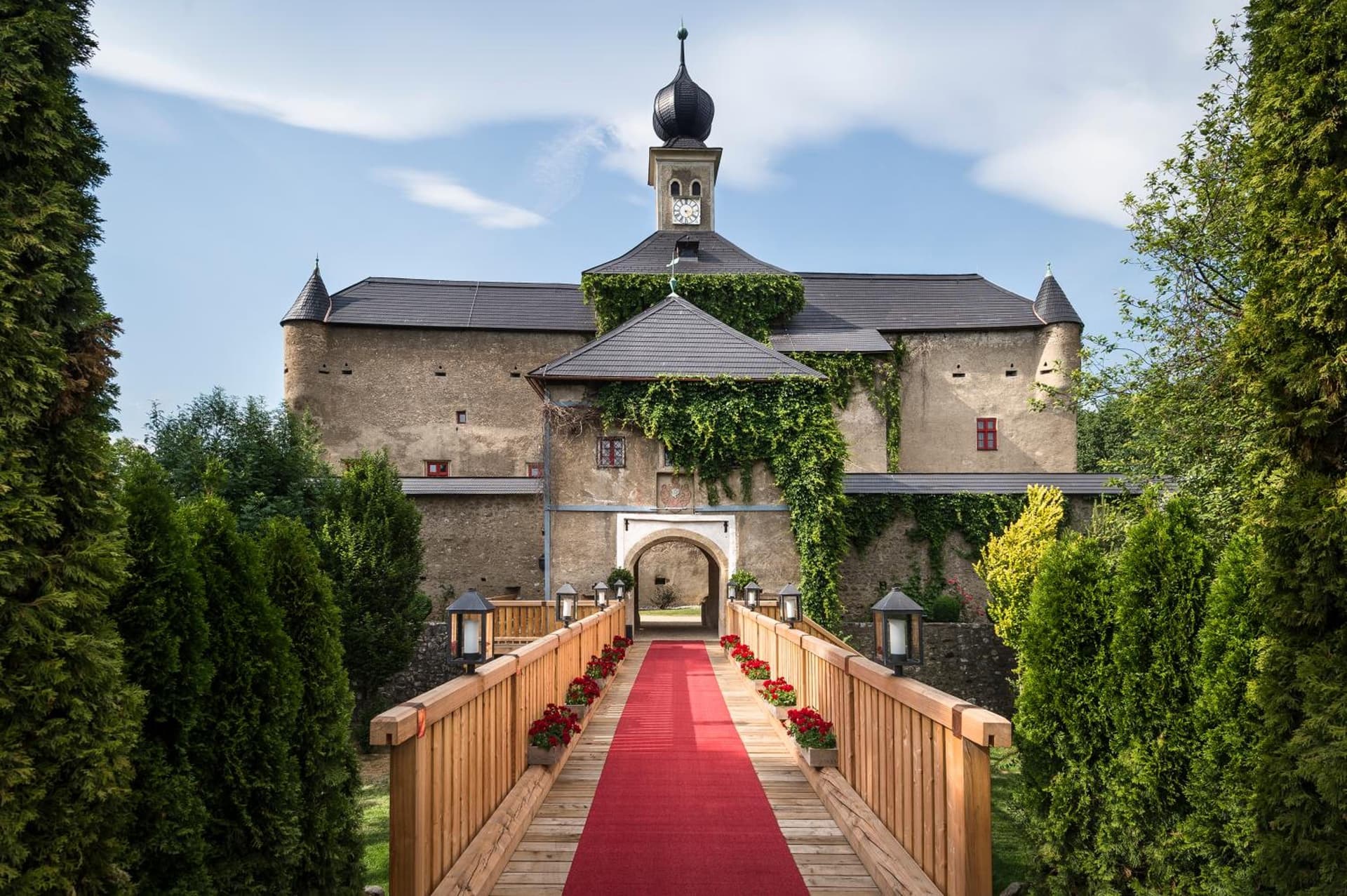 TAUROA Schloss Gabelhofen