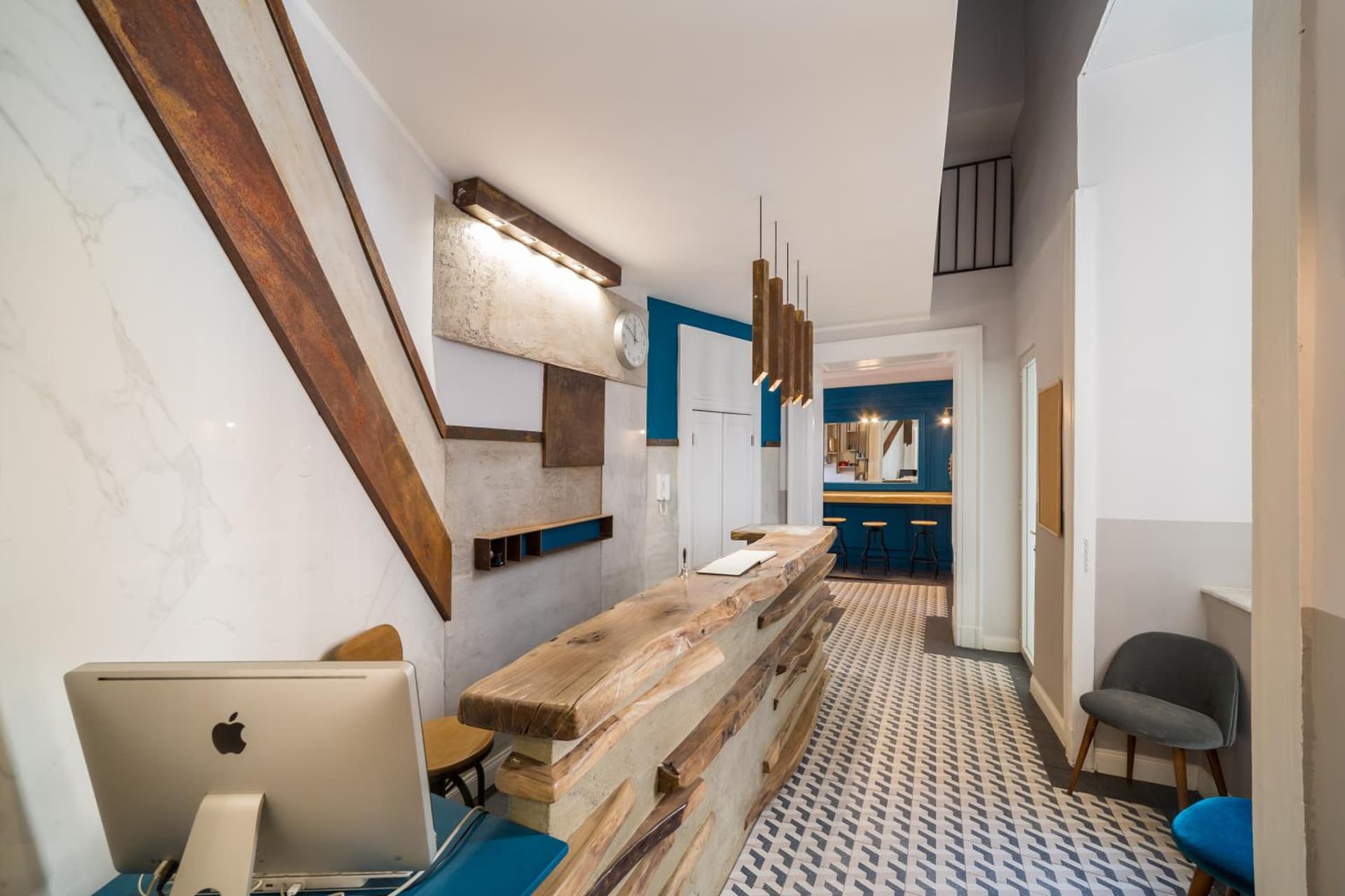 The Dante House by House In Naples