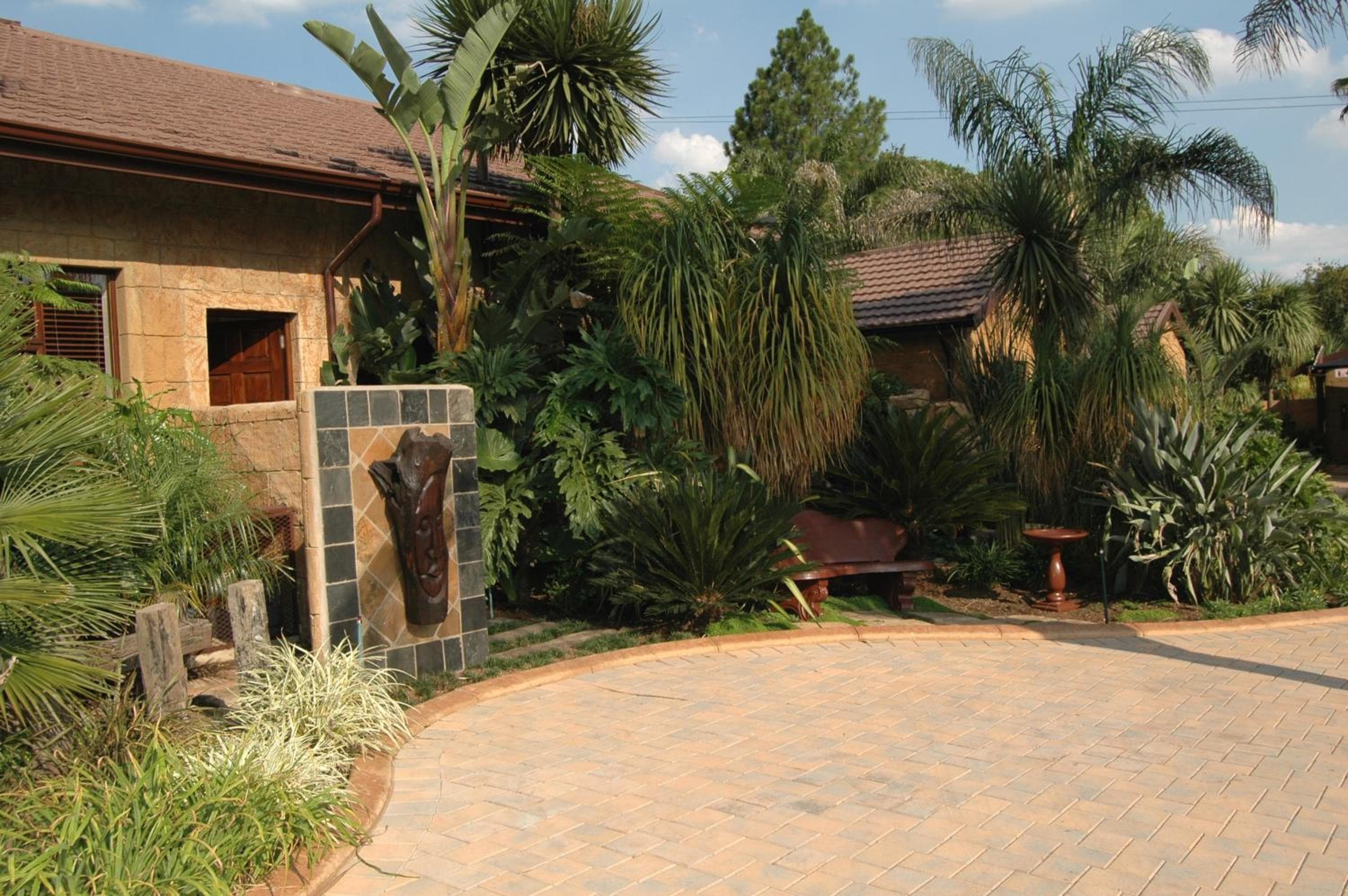 Summer Garden Guest House (The Palms)
