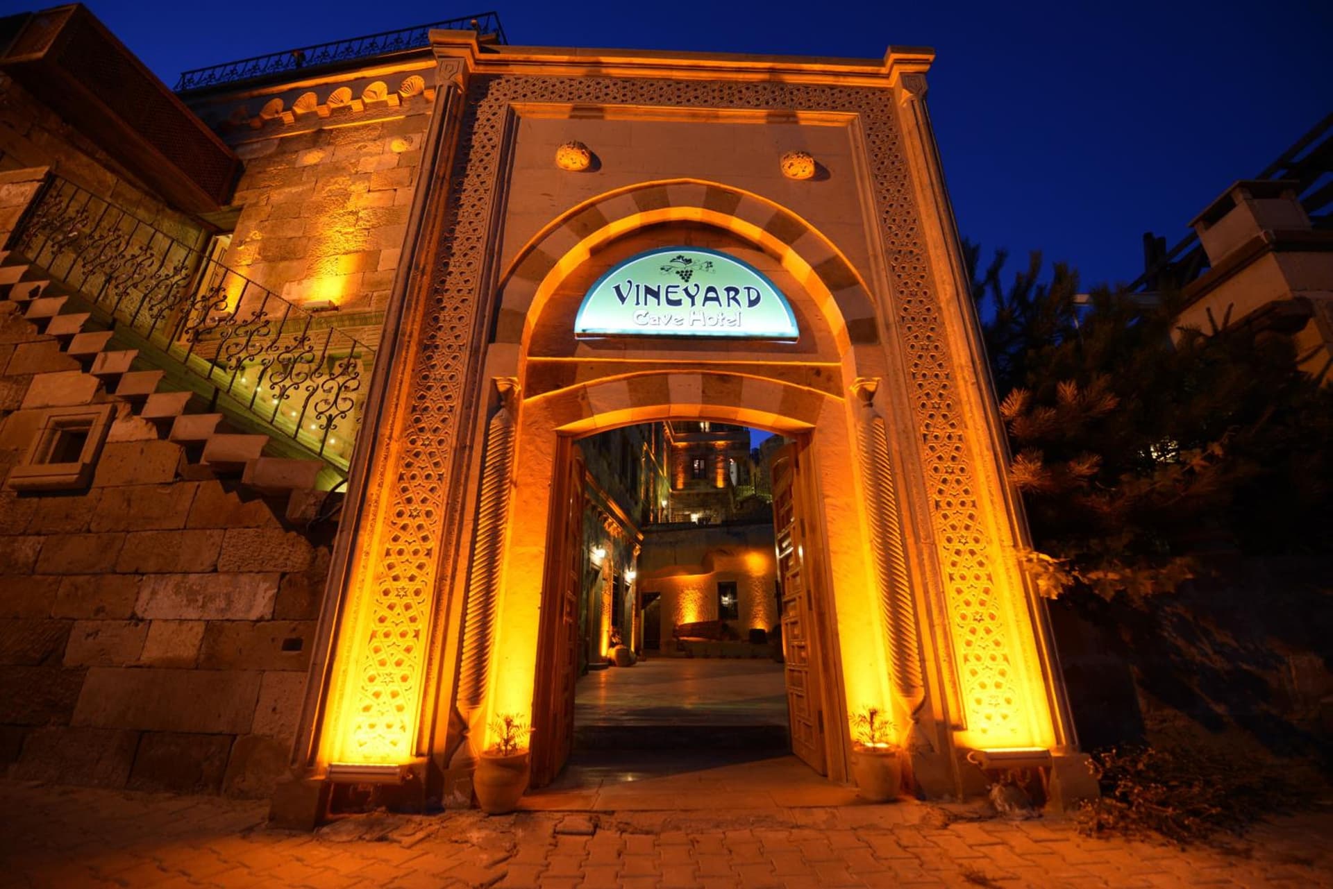 Vineyard Cave Hotel