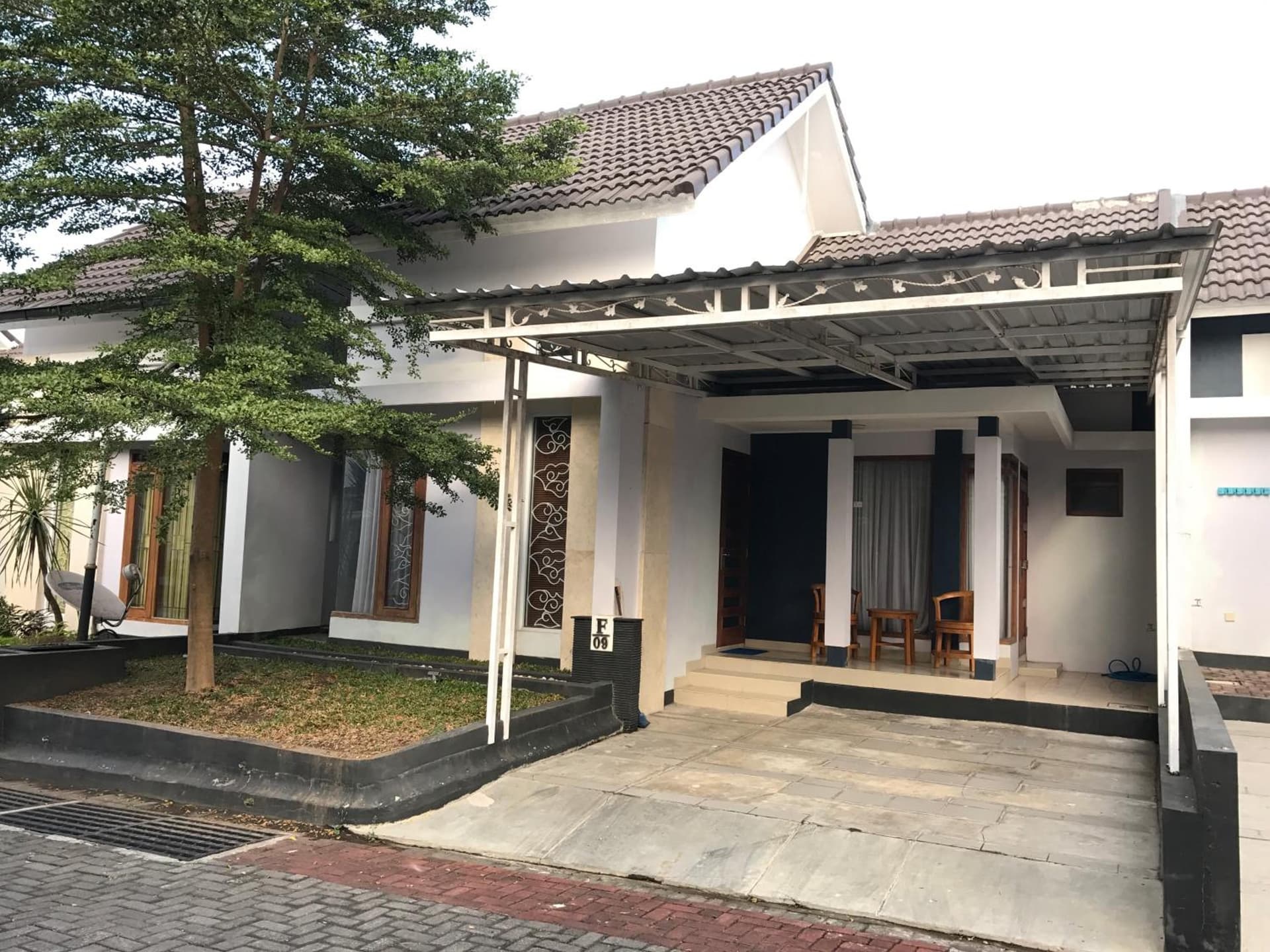 Naura Guest House
