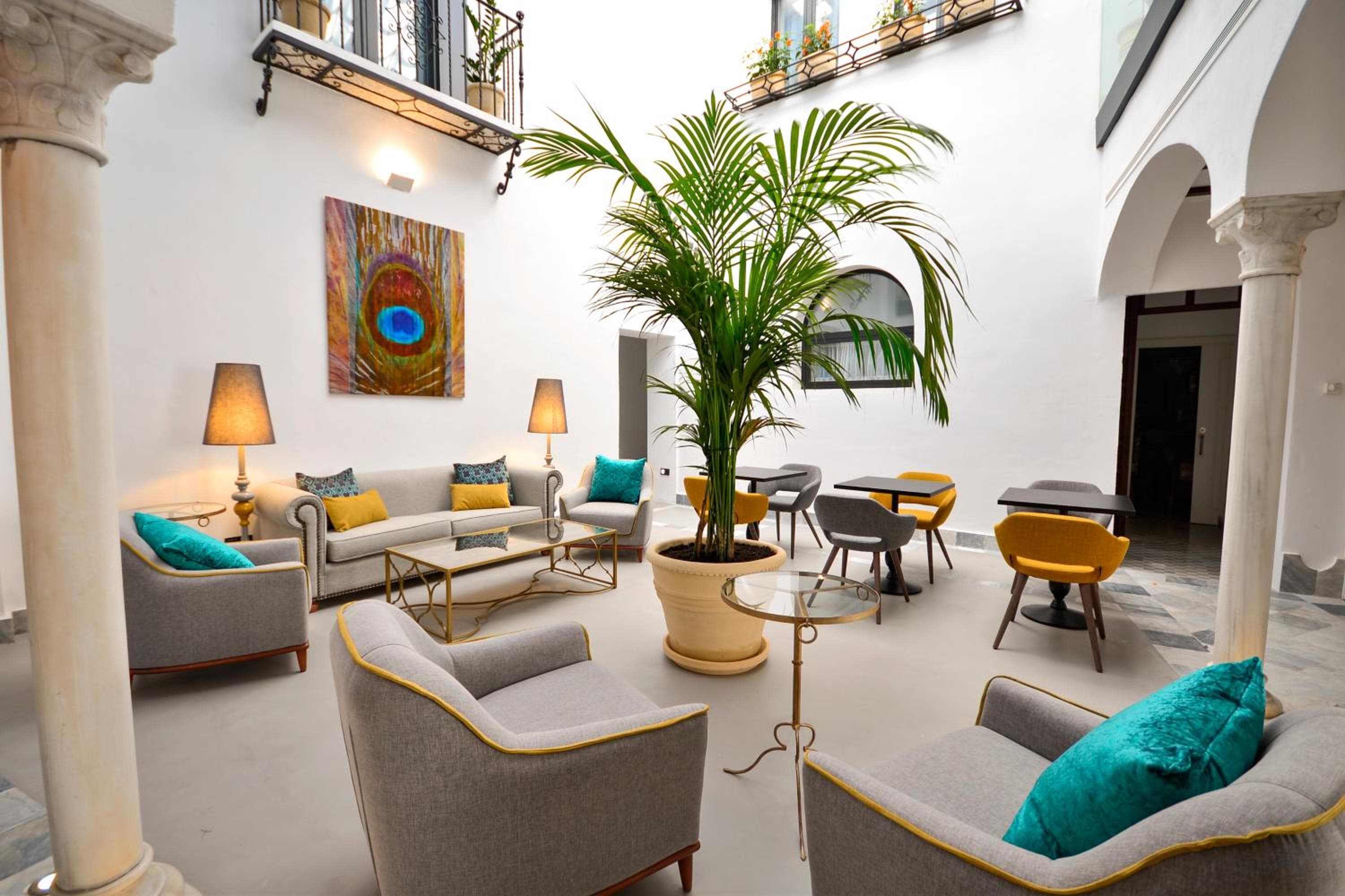 Legado Alcazar Hotel