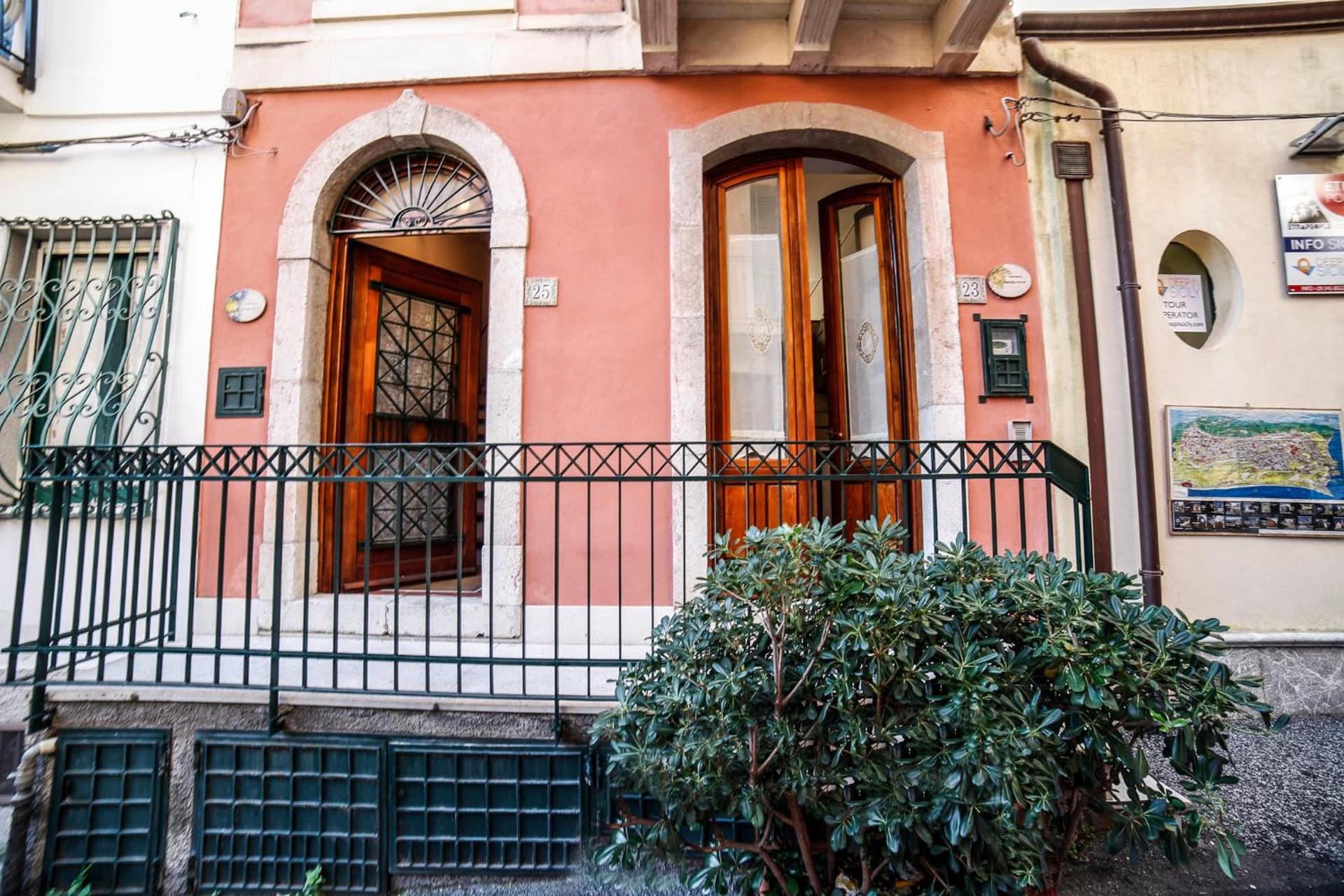 Il Carretto Taormina Center