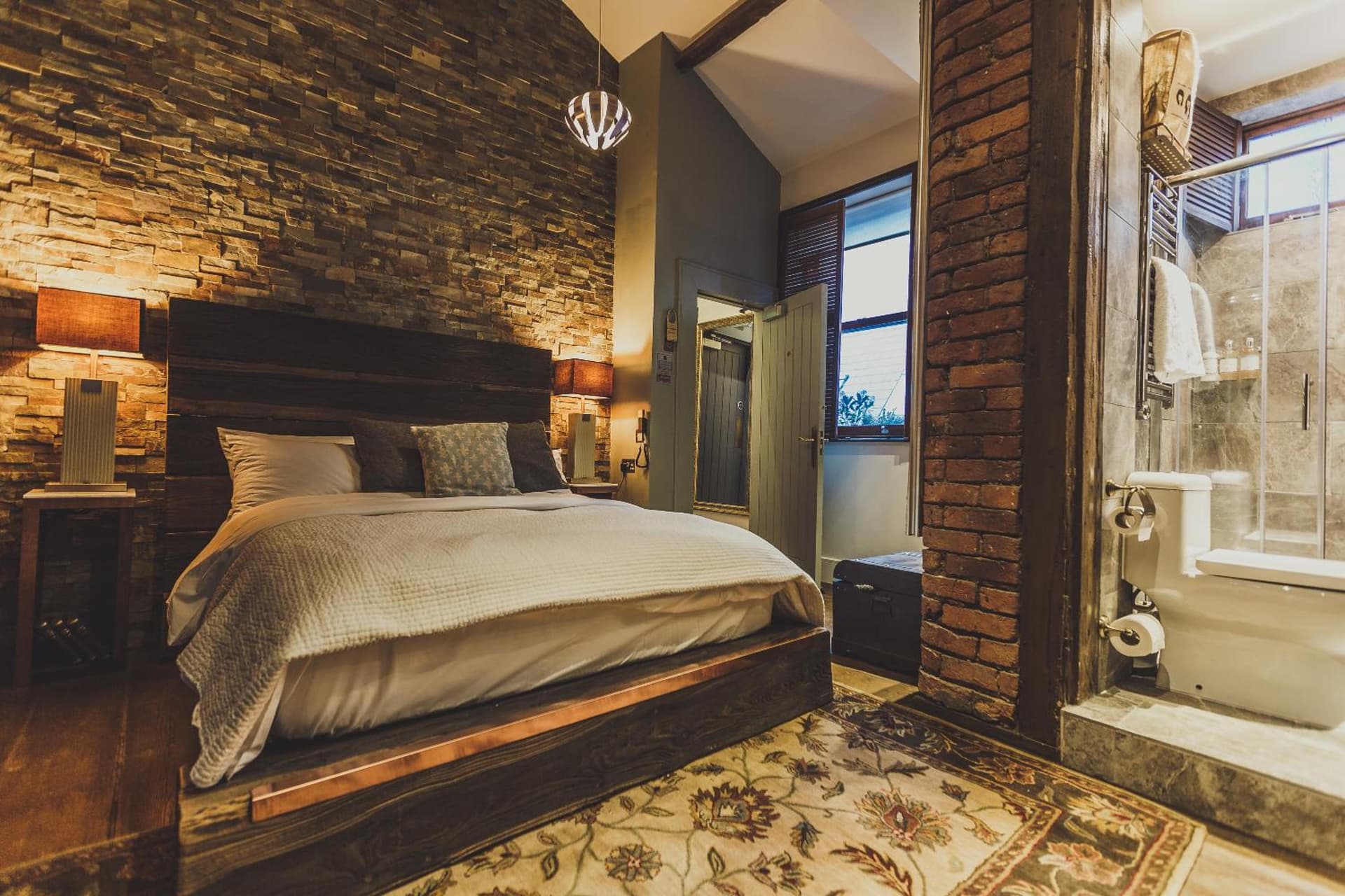 The Cow Hollow Hotel 4