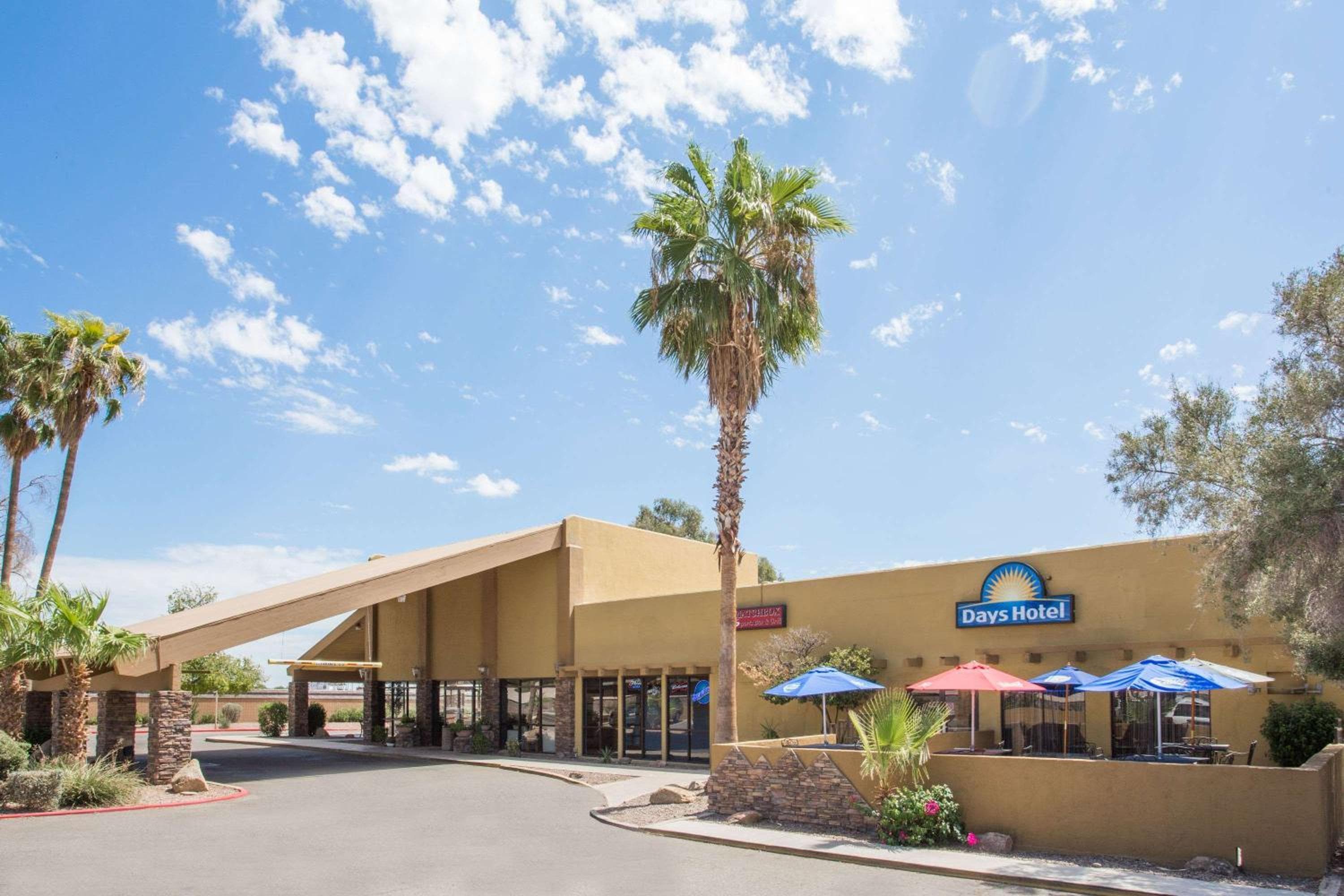 The Grand Inn Peoria
