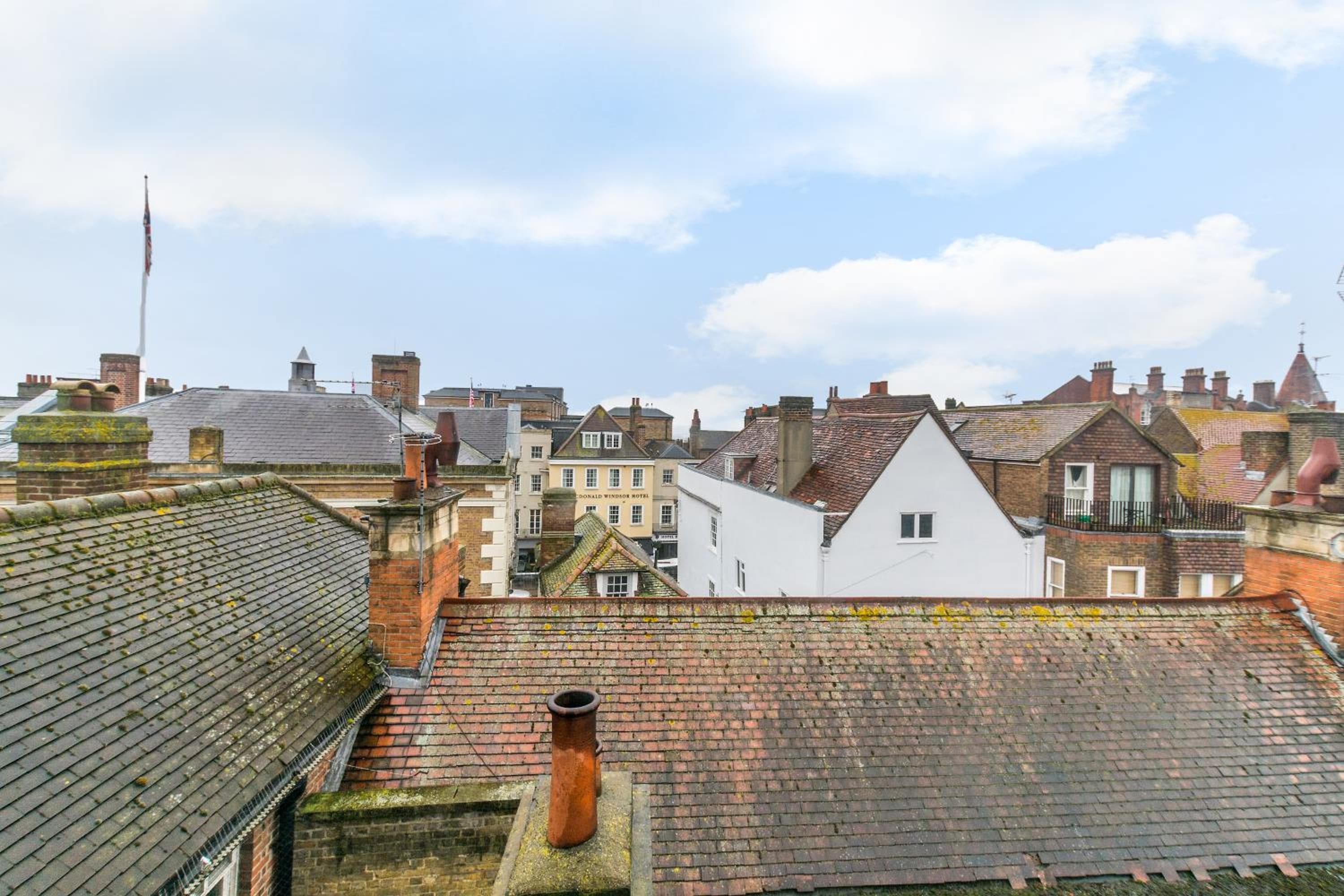 Castle Properties: The Sovereign 5 Bed Town House