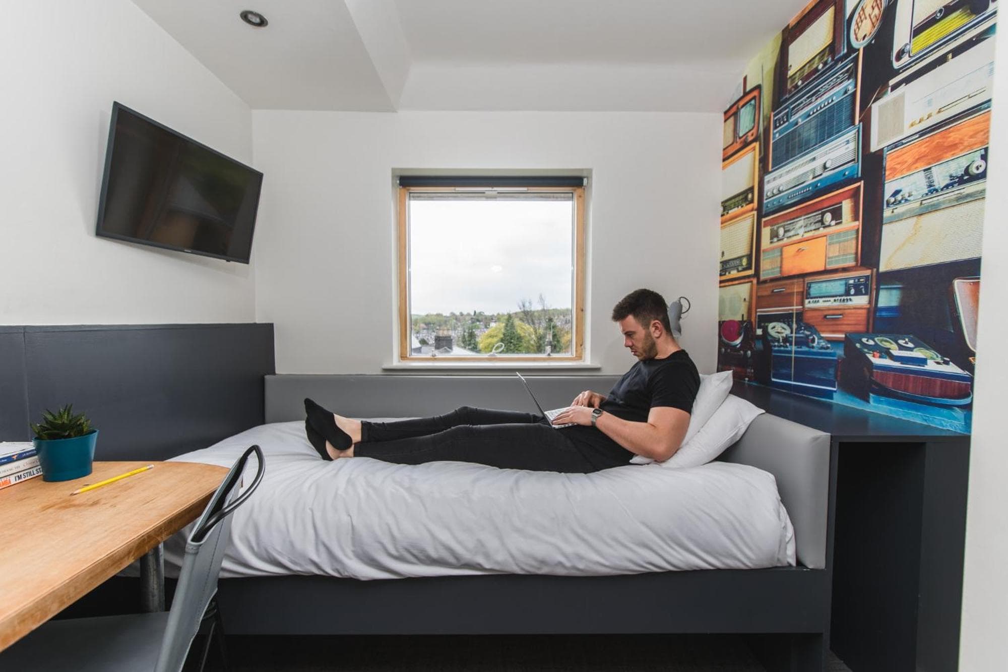 Jonas Hotel 3