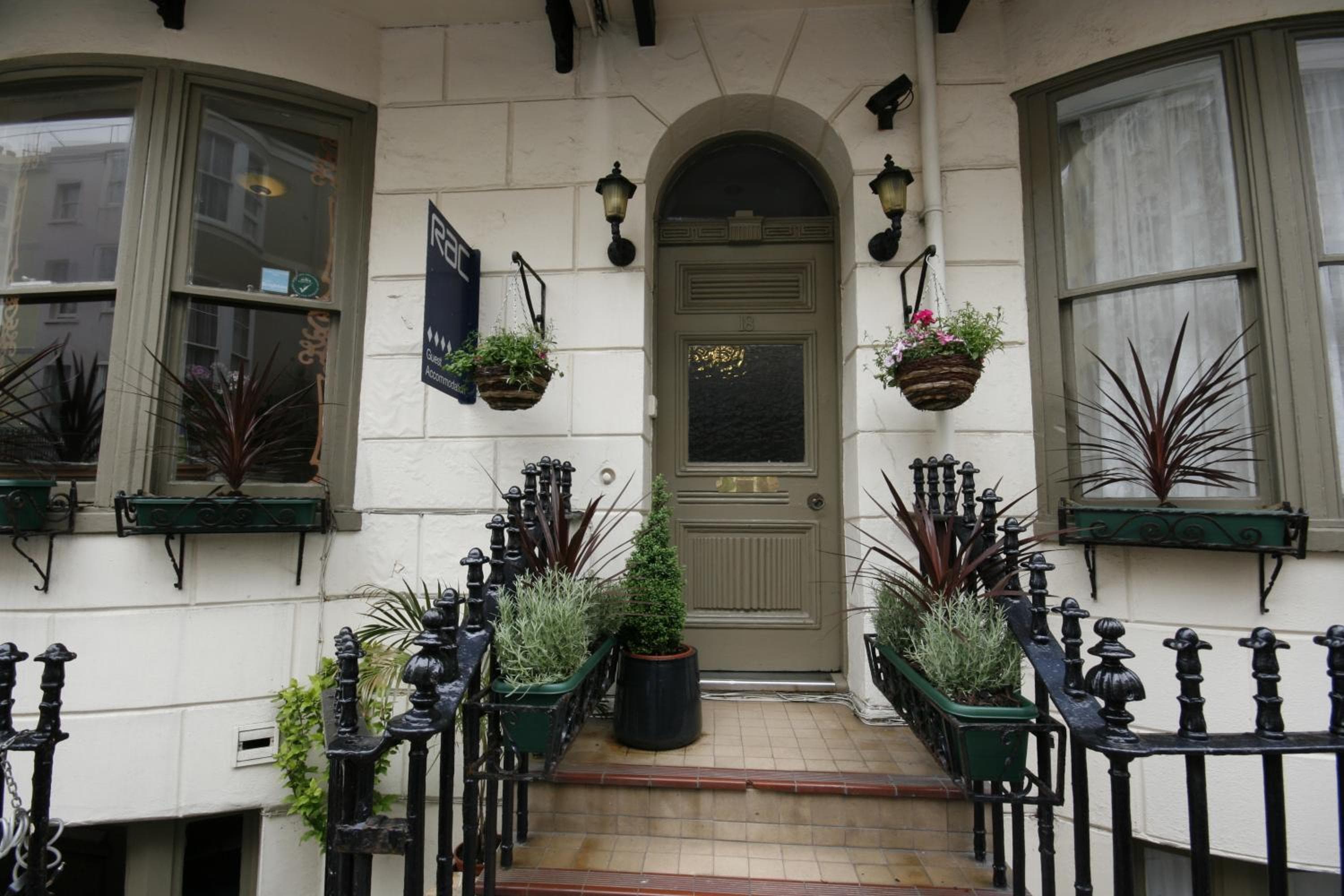 Paskins Town House