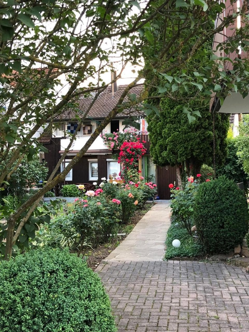 3 Zimmer Apartment mit Terrasse und Gartenblick nahe Stuttgart Messe, Andy und Gabi