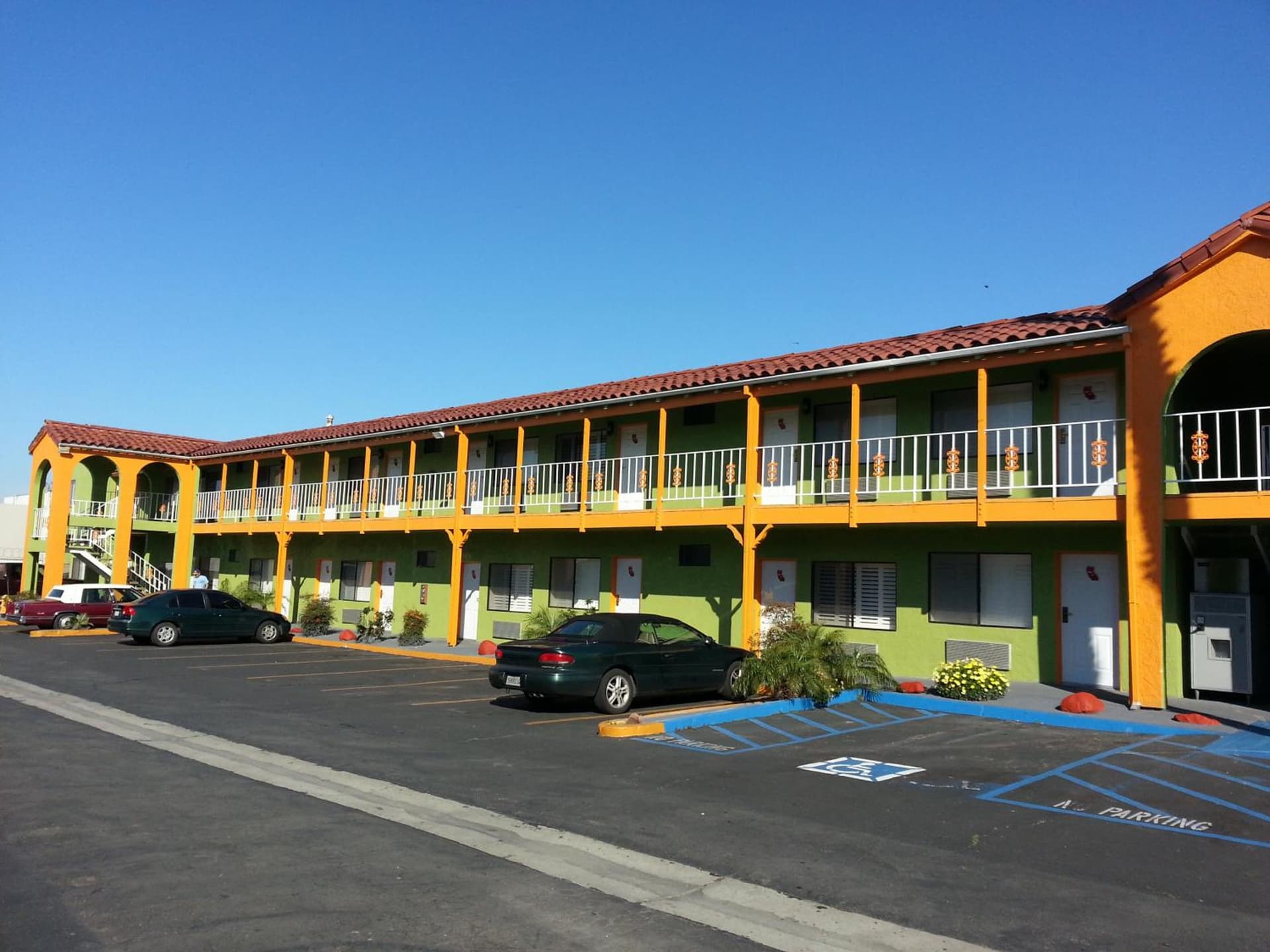 Big A Motel & Suites Near Disneyland Orange County