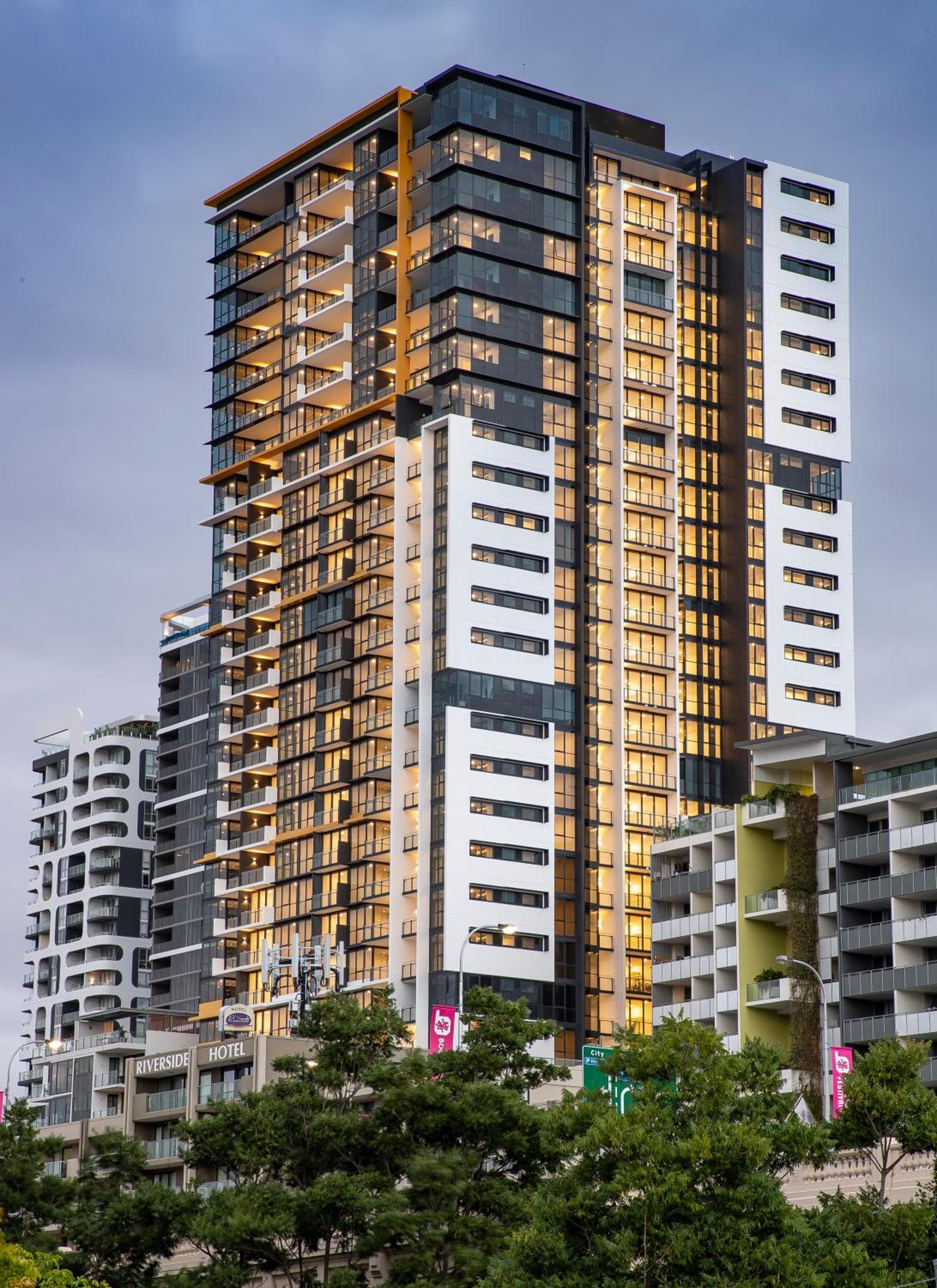 Hope Street Apartments by CLLIX