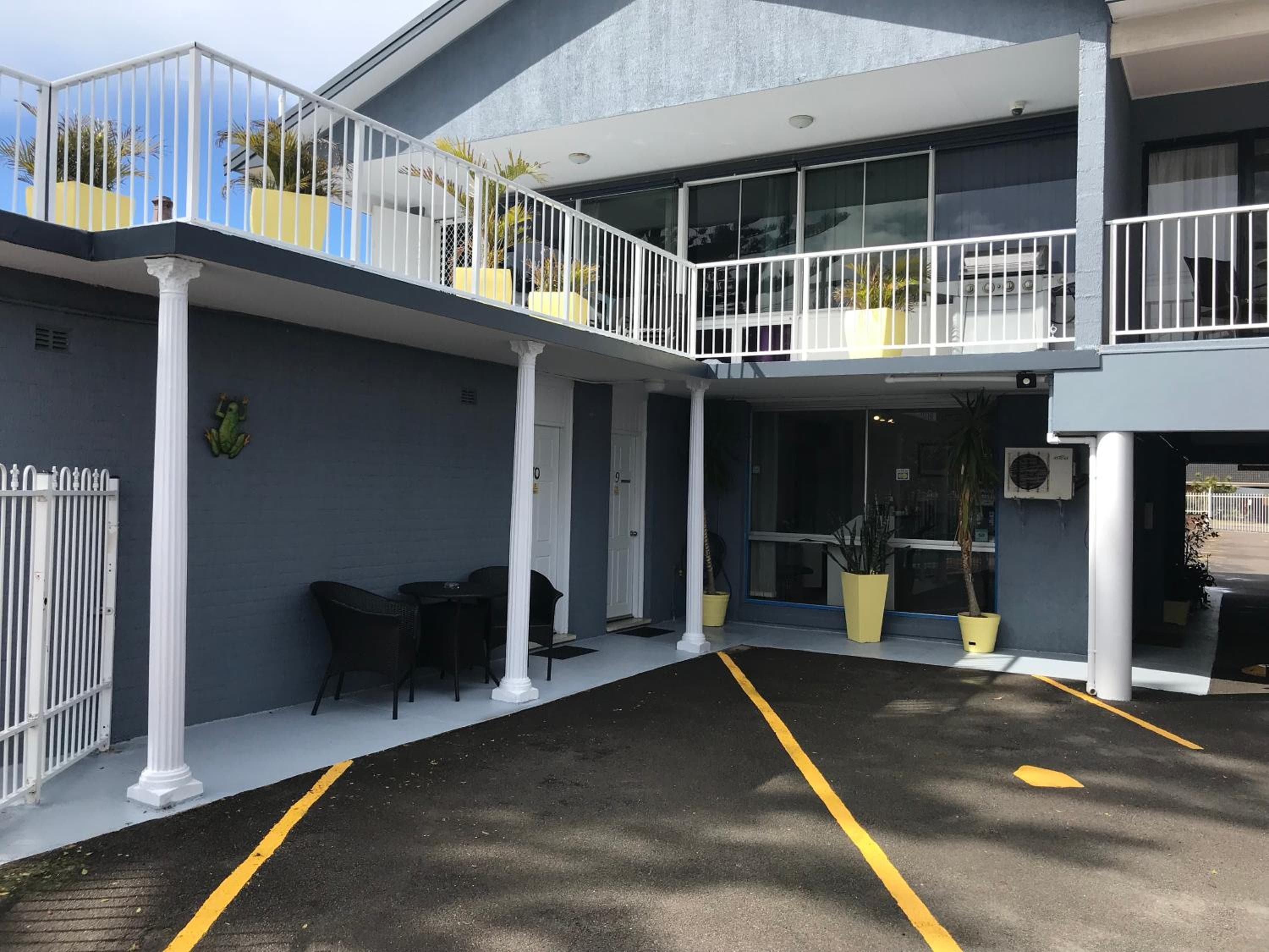 Lakeview Motor Inn
