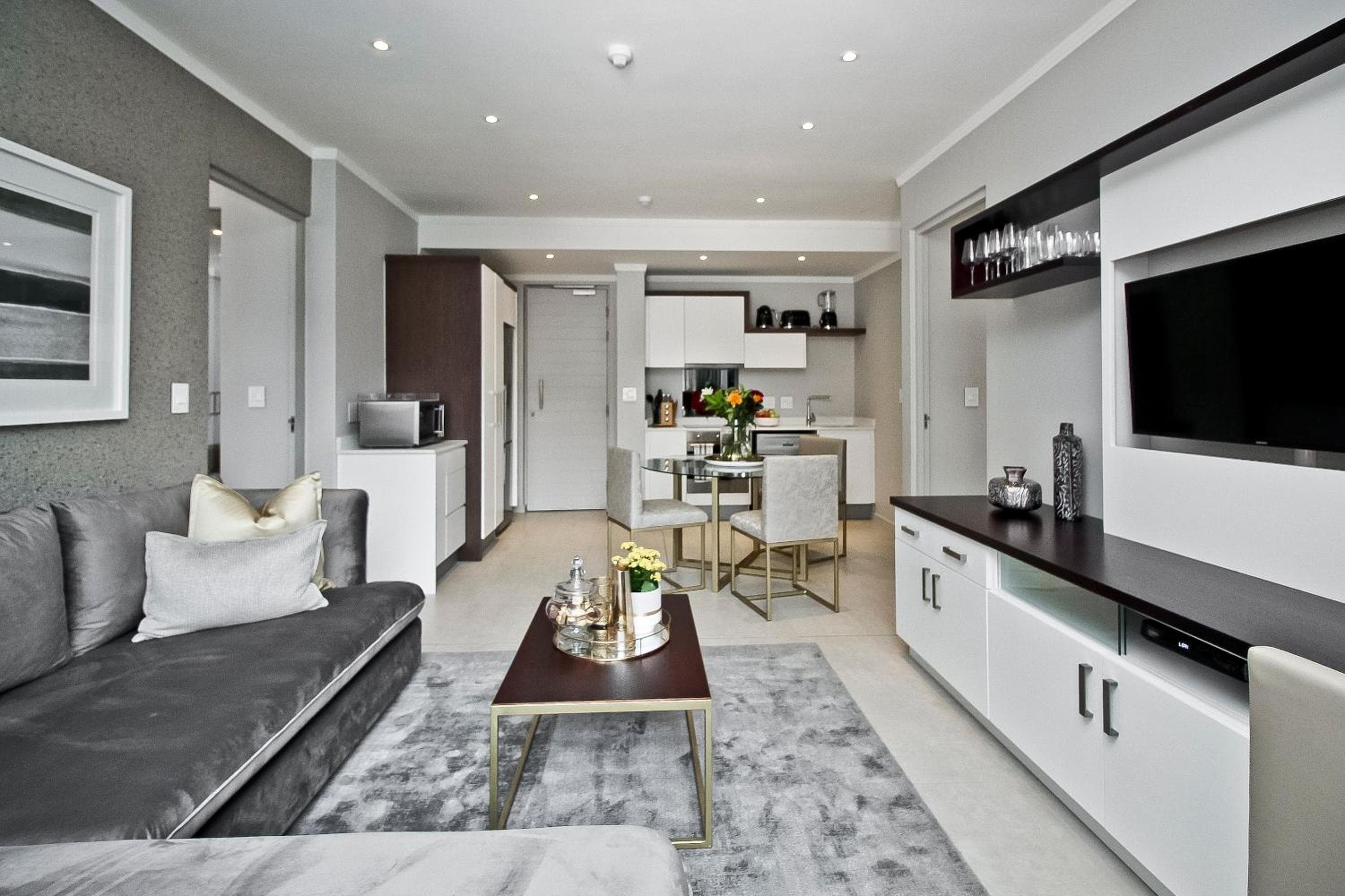 SANDTON APARTMENT MASINGITA TOWERS 15 WEST Rd SOUTH