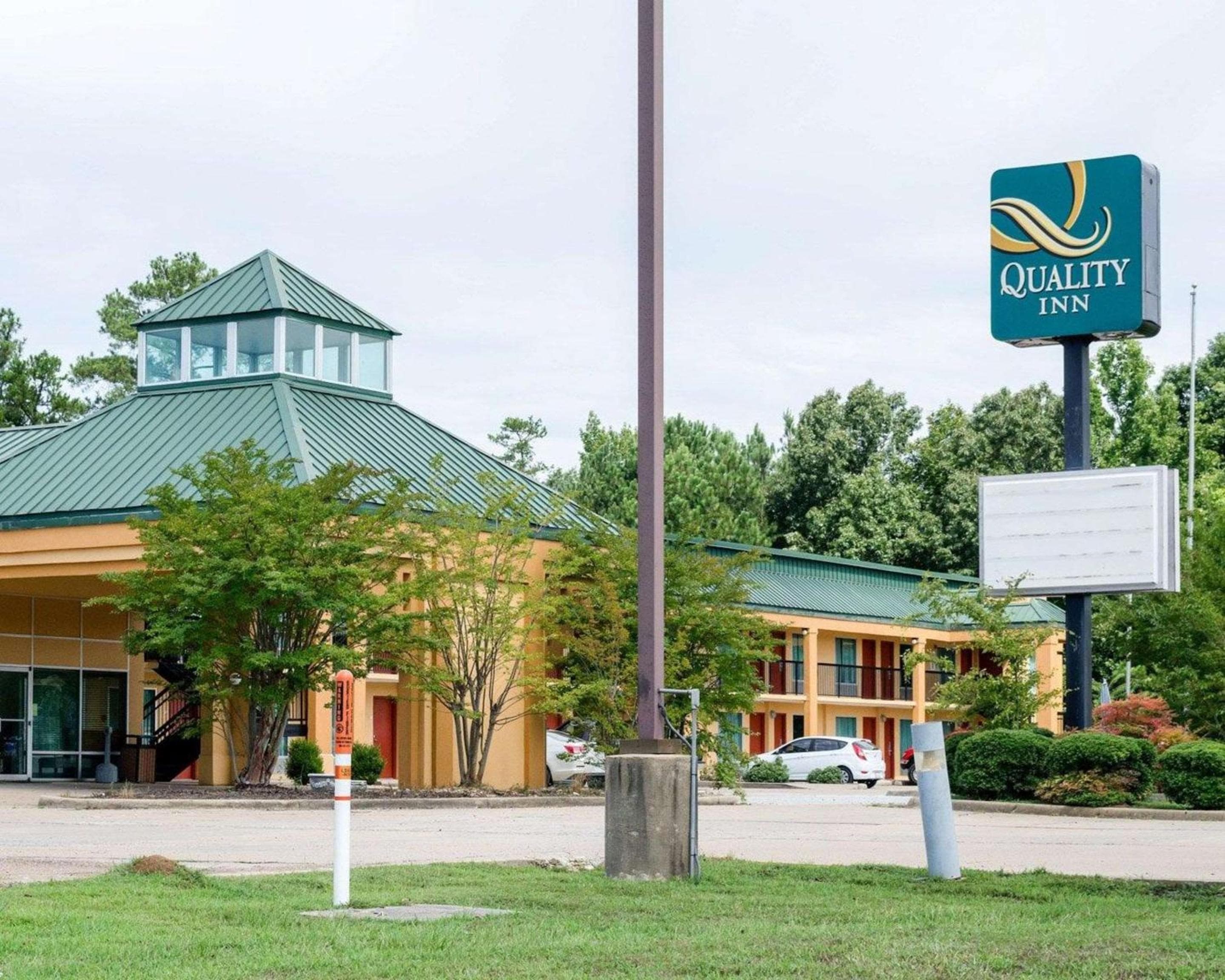 Quality Inn Louisville MS