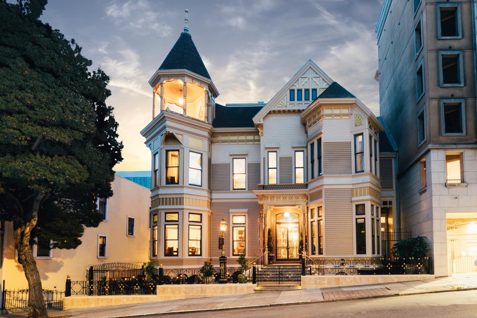 Neighbourgood Sutter Mansion