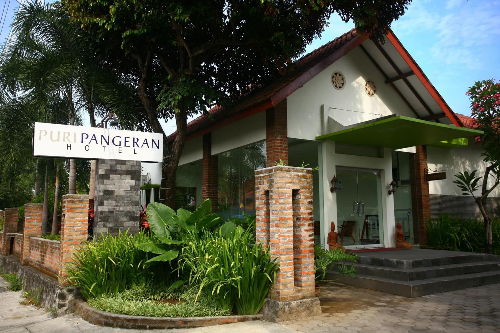 Puri Pangeran Hotel