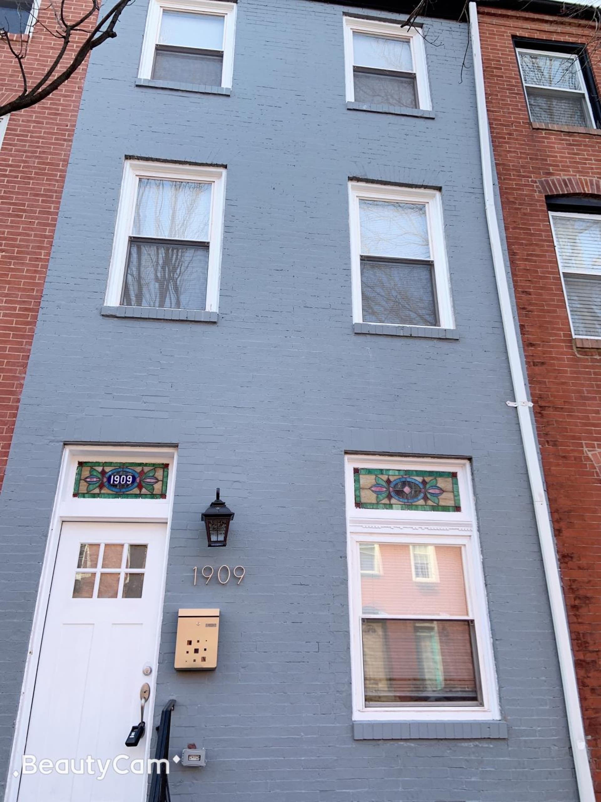 EN SUITE NEXT TO FELLS POINT