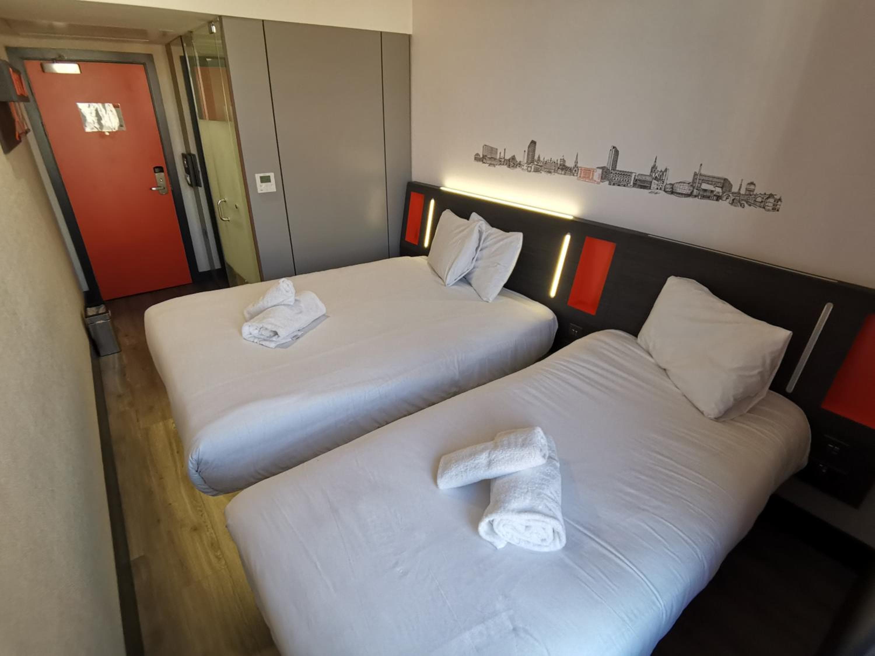 easyHotel Sheffield 2