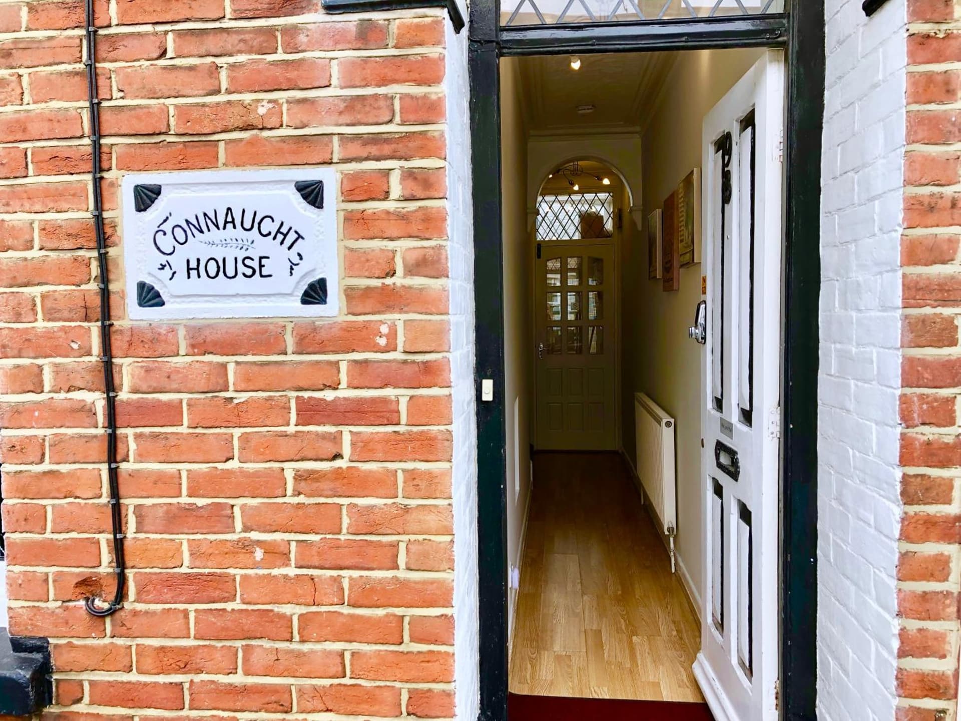 Little Connaught 2 bed House pet friendly
