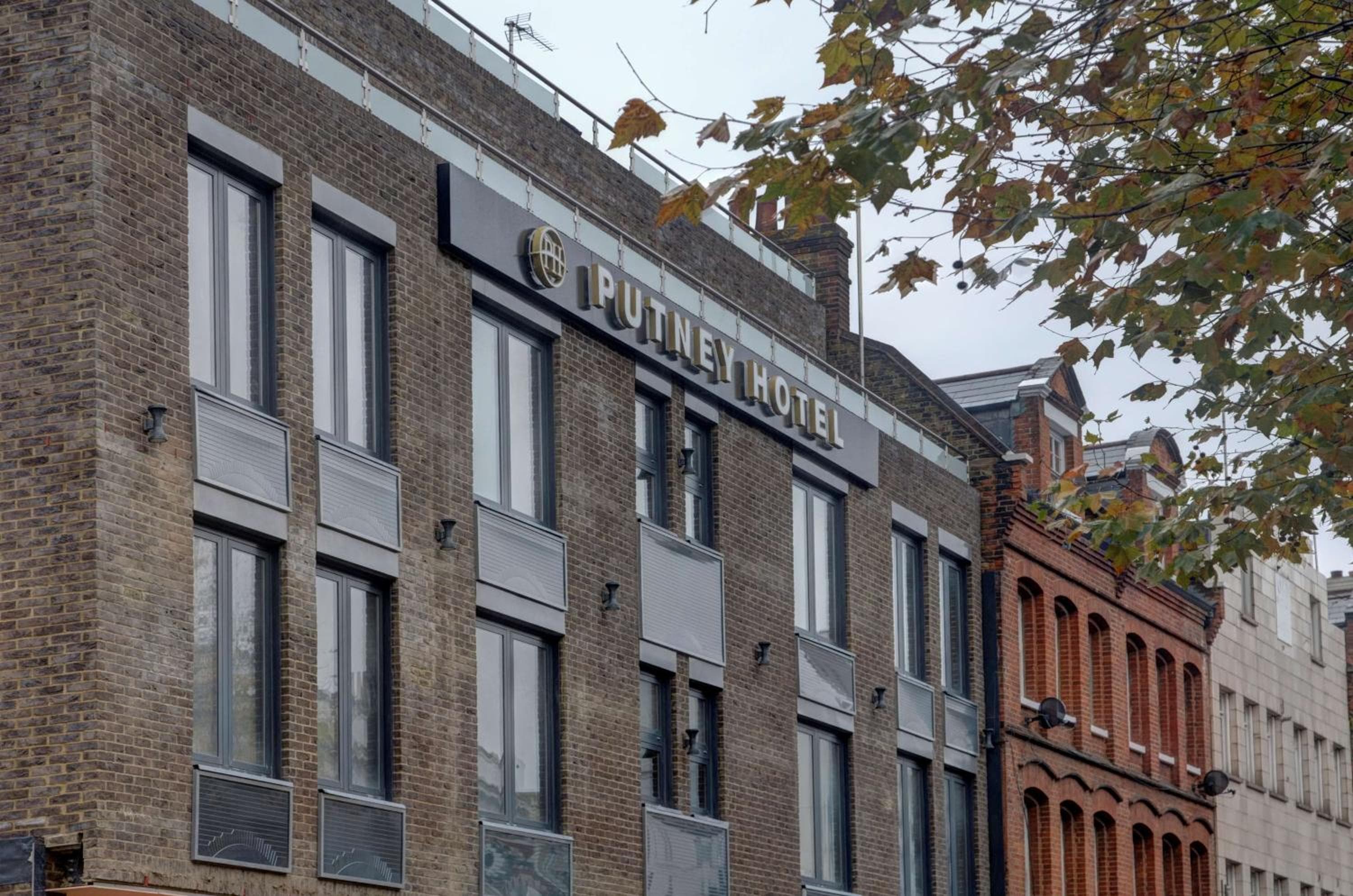 Putney Hotel