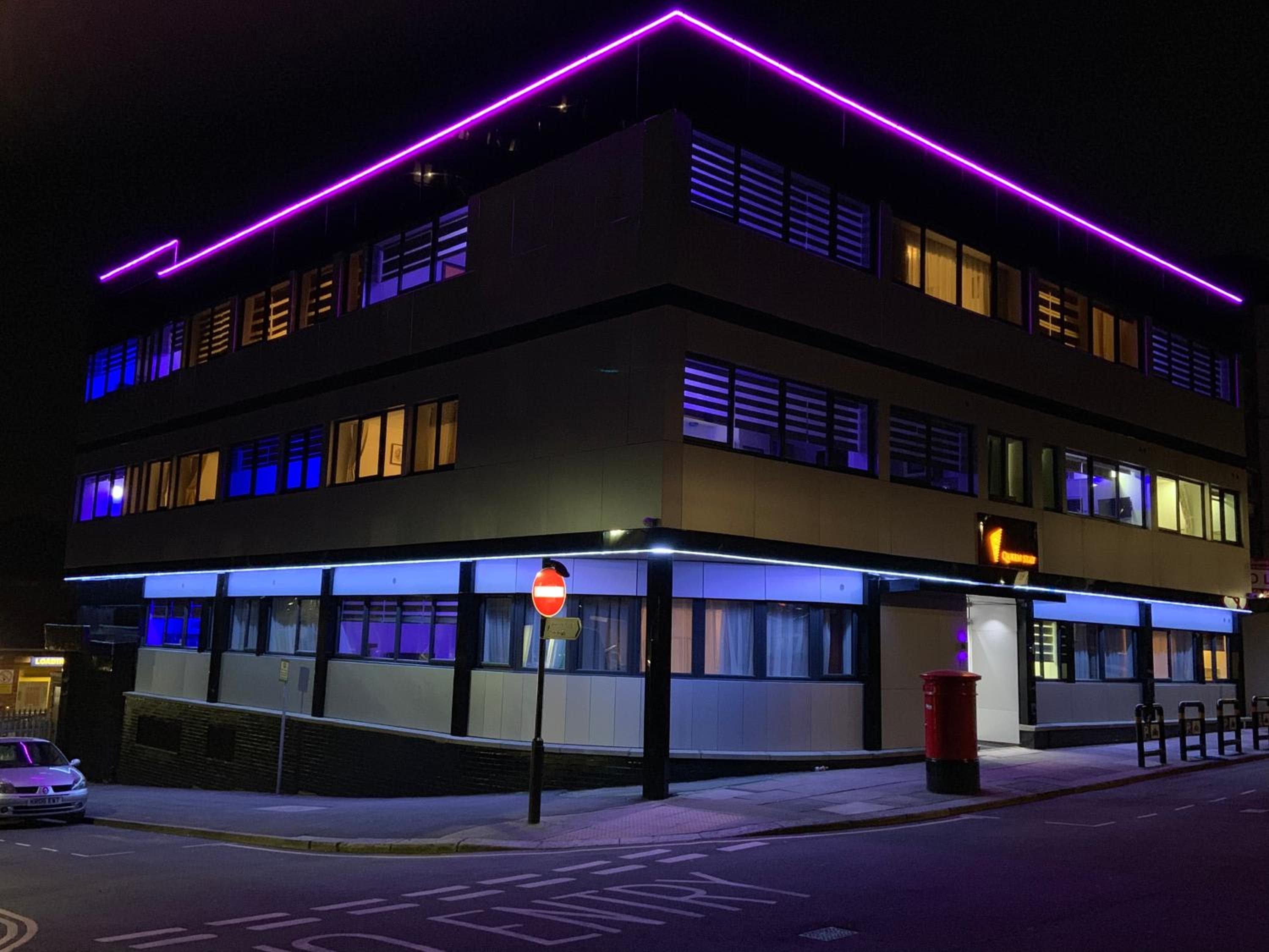 Queen Stay Apartments