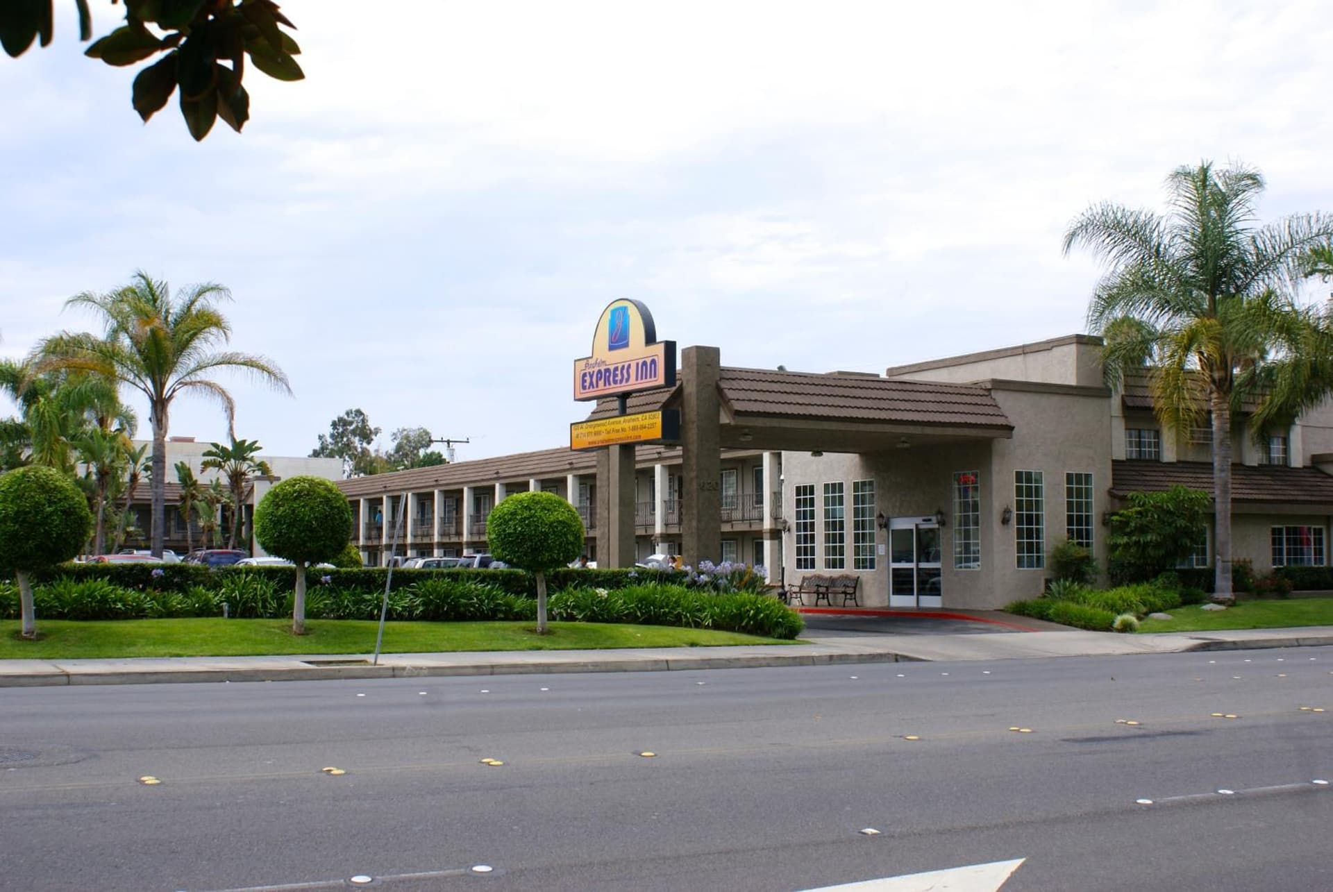 Queens Inn Anaheim