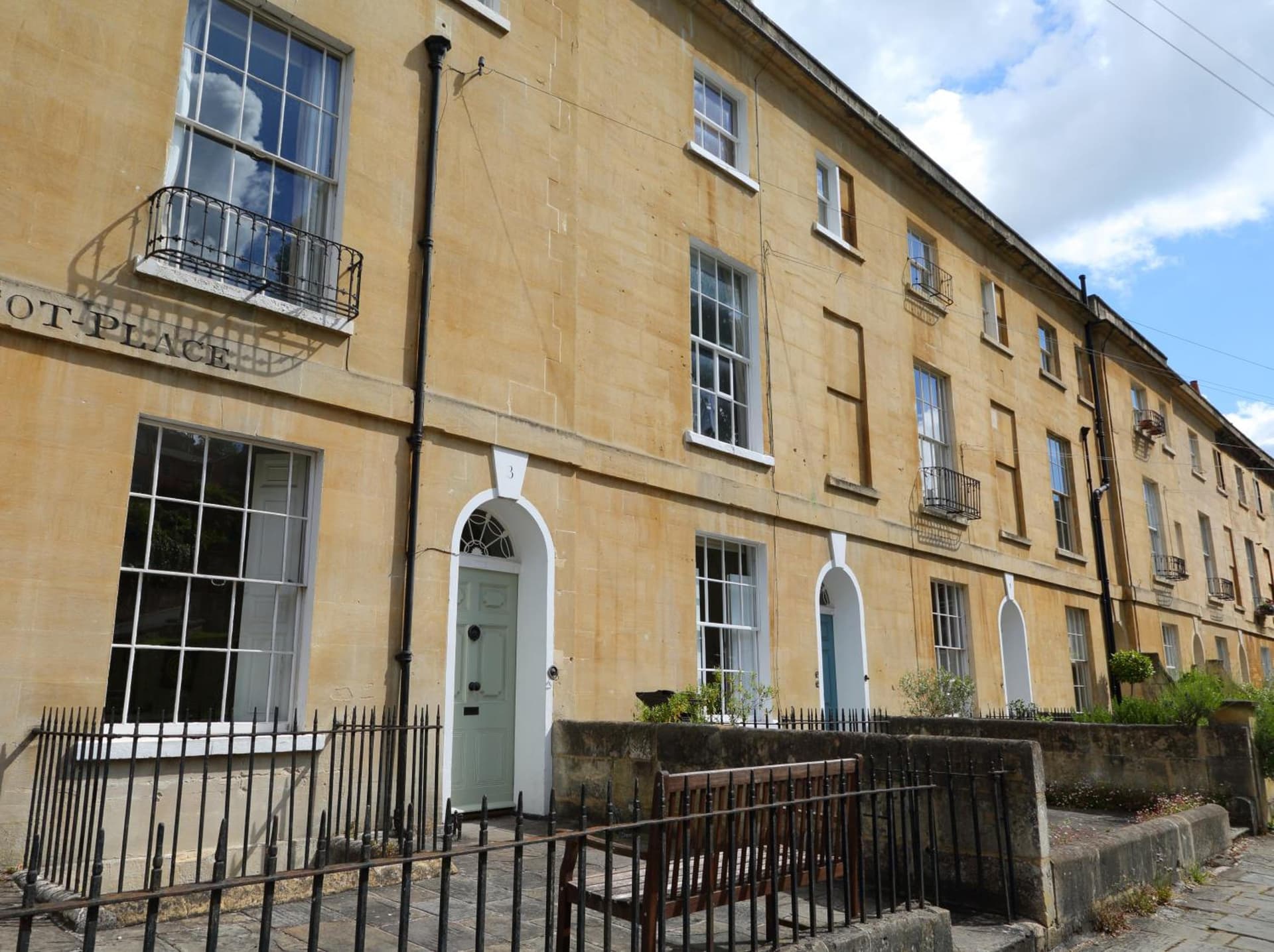 Southcot Place, Apartment With Garden