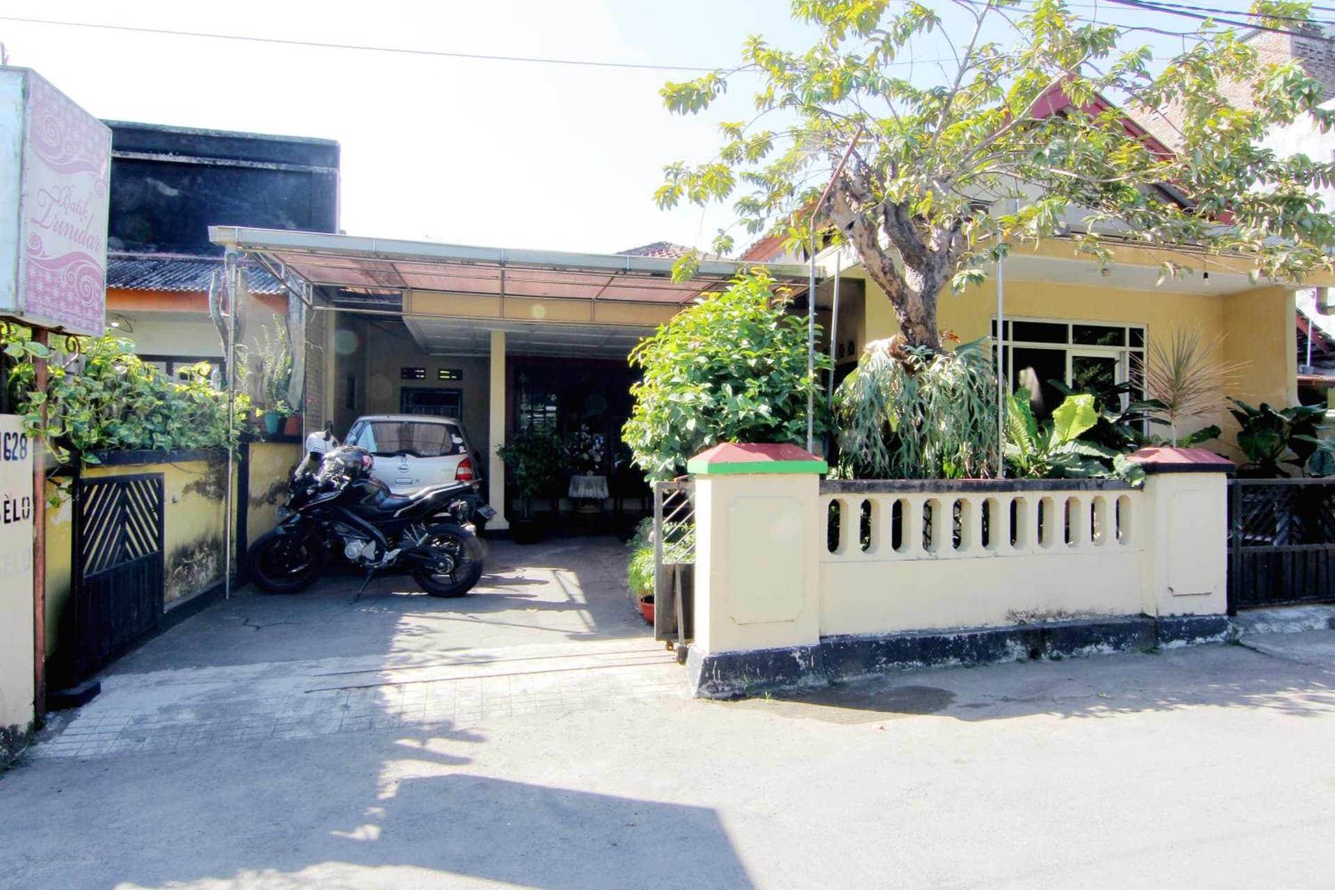 Batik Trinidar Homestay