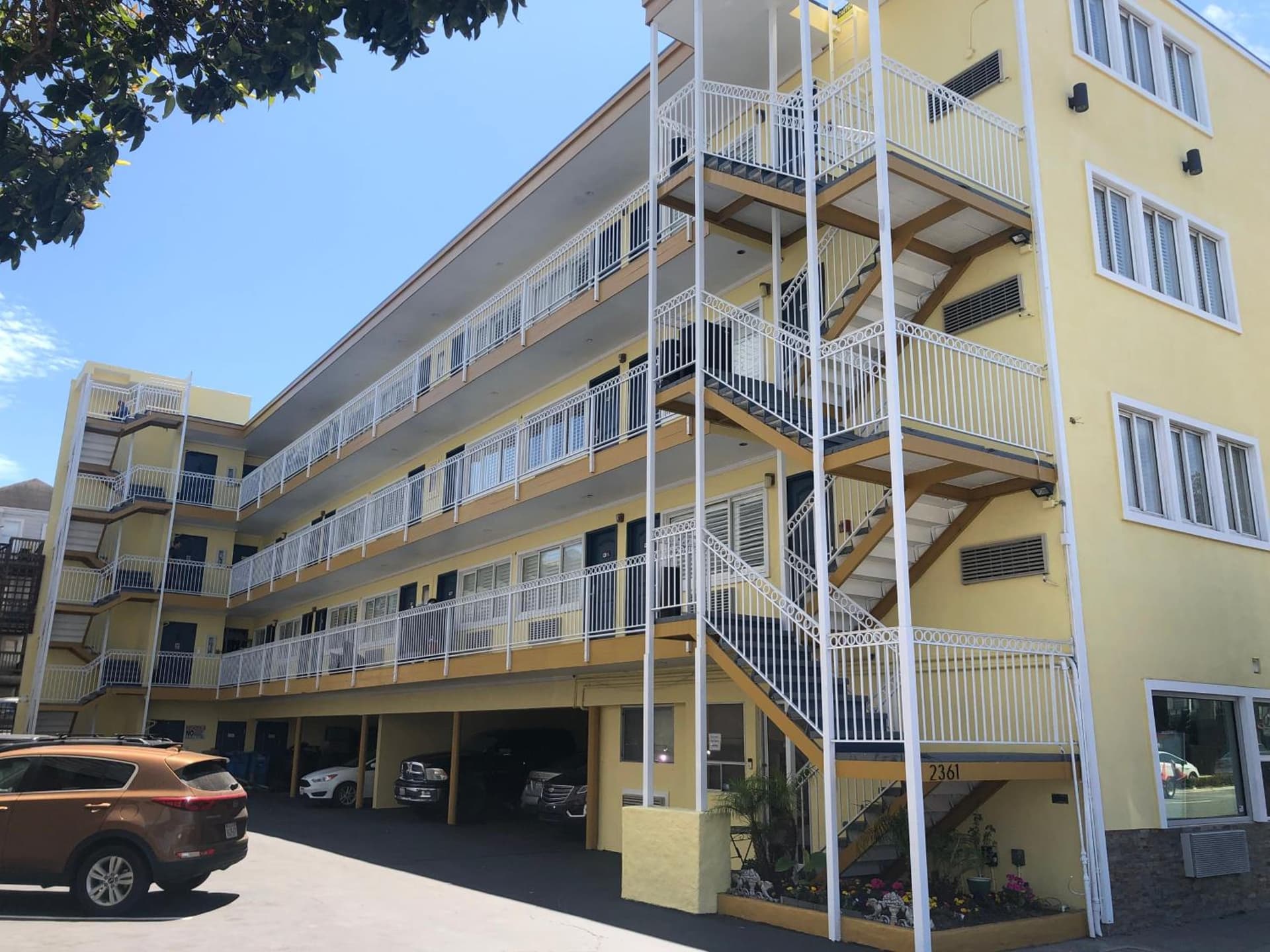 Presidio Parkway Inn